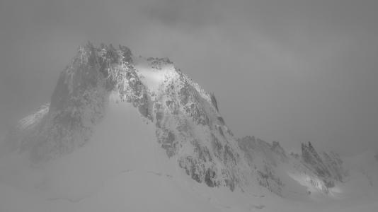 Name: Tour Ronde Camera make: Canon  Model: Canon  Software: 